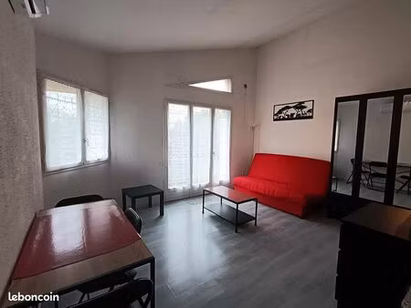studio 1 pièce 28 m²