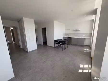 appt meublé neuf 1ch 45m2 550