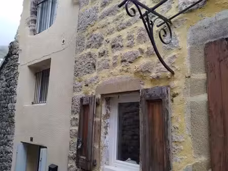 location meublée appartement 2 pièces 45 m² à meyrueis (48150)  490 €