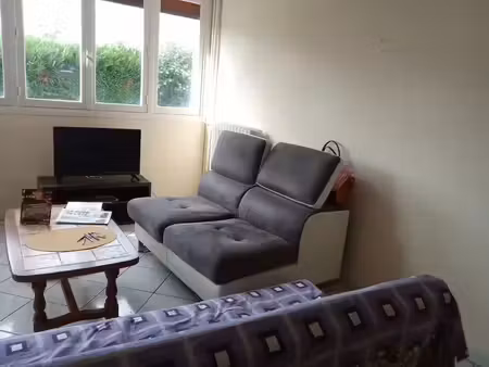location meublée appartement 1 pièce 33 m² à royat (63130)  560 €