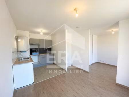 a louer secteur calais mairie appartement t1 bis balcon + place de parking