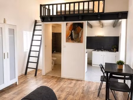 à louer – t1 bis meublé à cognac  rue piétonne
