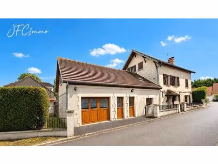 ensemble immobilier 12 pièce(s) 215 m2
