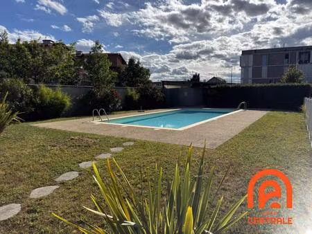 meyzieu gare t3 meublee piscine