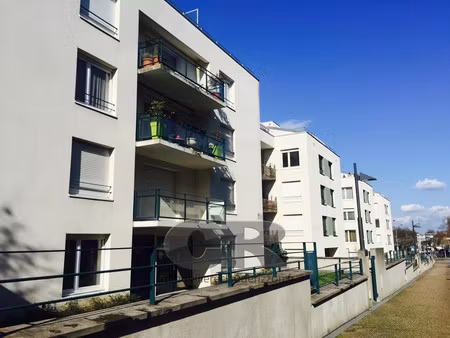 f3 a louer secteur hopital central/bd lobeau
