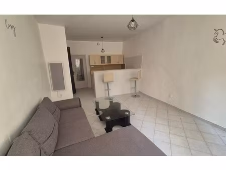 location appartement  m² t-2 à pont-saint-esprit  540 €