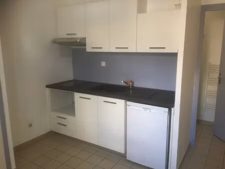 studio avec parking privé