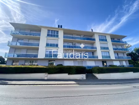 a st-lo  studio à louer proche du centre et des commerces !