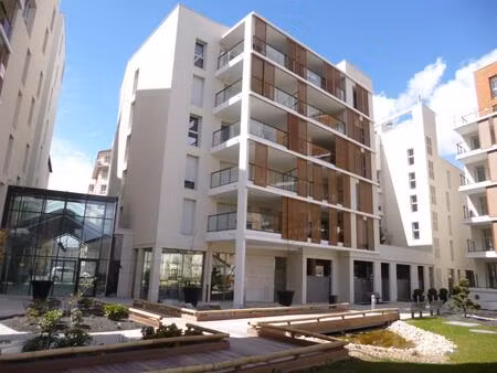 t2 - villeurbanne