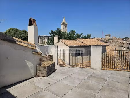 maison de ville à arles avec terrasse