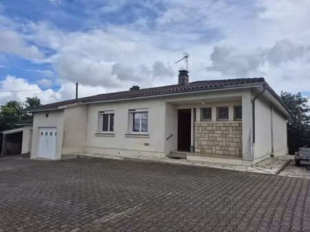 a auch  à vendre maison de plain-pied avec vue panoramique e