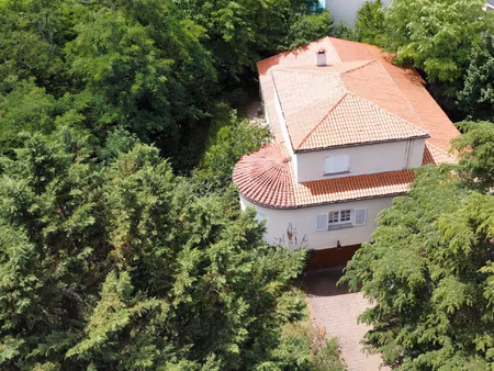 grande maison avec terrain