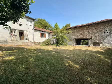 9 hectares fermette en pierre à saint aquilin