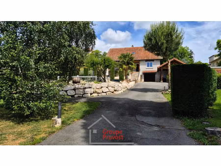 vente maison 7 pièces 200 m² feurs (42110)