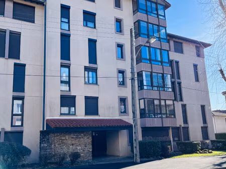 secteur cap blanc appartement type 2 meublé avec stationnement 650 € charge comprises