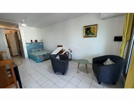 studio centre ville saint gilles