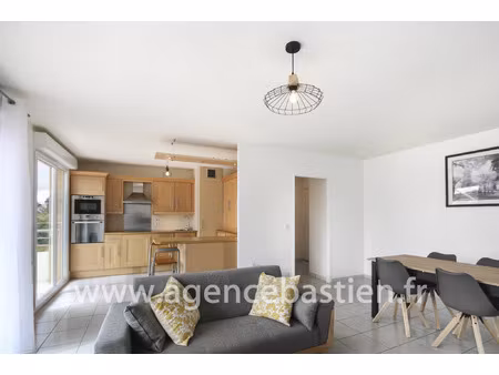 location appartement 2 pièces 52 m² à versonnex (01210)