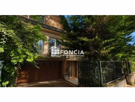 maison familiale 147 m² habitables / 206 m² au sol – terrain 288 m²