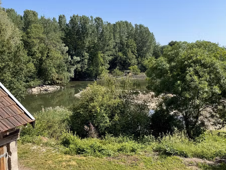 le charme de l'histoire au fil de l'eau : votre paradis privé ?