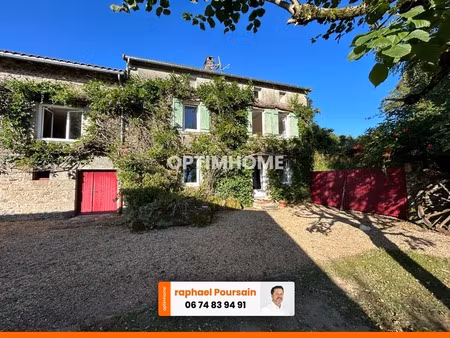 propriété à vendre 10 pièces 400m2 habitable sur 3 5 hectares de terrain  piscine et dépen