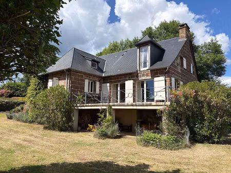 propriété de caractère avec vue panoramique  5 807 m² de terrain et deux parcelles constru