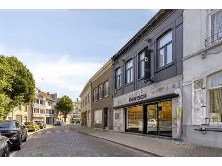 local commercial  studio et maison spacieuse (4 chambres) à