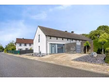 charmante maison de 4 façades sur 24a à grimbergen — vivre e