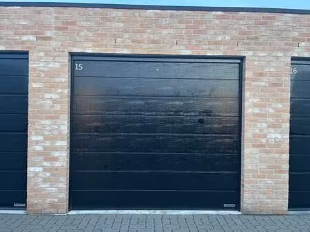 recente enkele garagebox te huur in houthulst