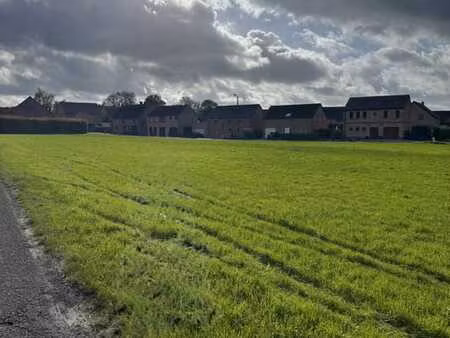 leernes : terrain d'exception 9 1a  30m de façade