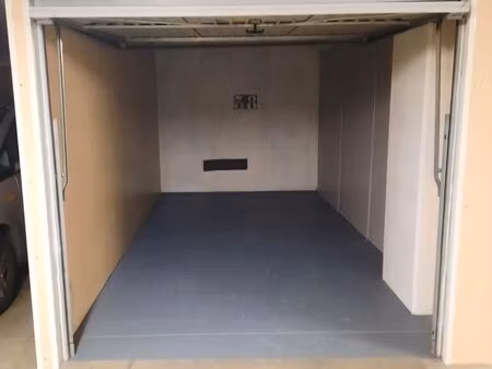 parking-box hyper centre le mans