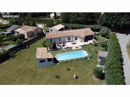 villa 5 pièces 165 m²