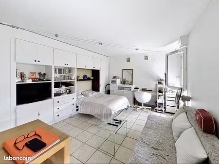 studio 1 pièce 27 m²