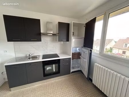 f2 lumineux  refait à neuf à neuilly en thelle