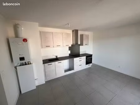 appartement 3 pièces 60 m2 avec balcon garage et place de stationnement