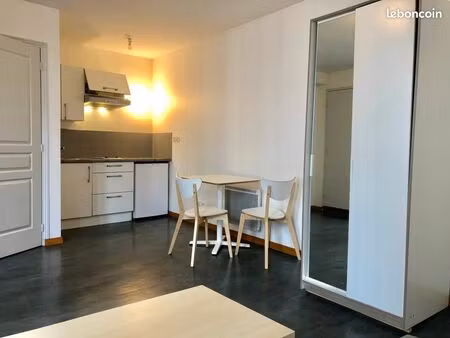 rouen rive droite prox fac de droit studio meublé au calme   immeuble sécurisé