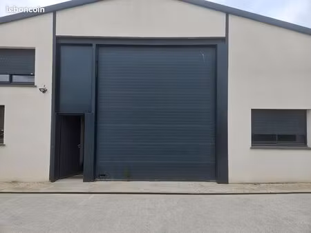 location entrepôt ou zone de stockage