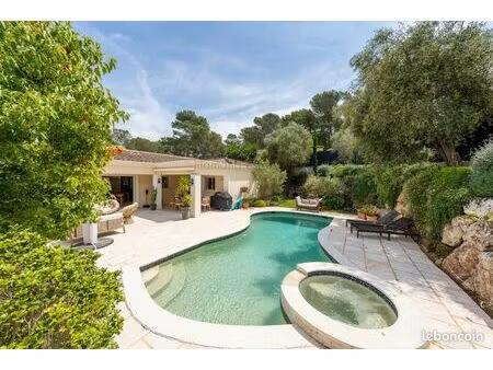 maison 9 pièces 206 m²
