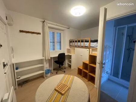 appartement à côté de la place de la république