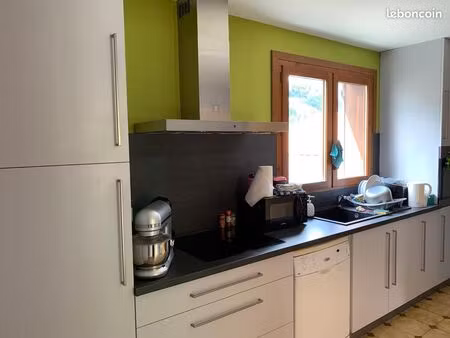 loue appartement meublé 120 m2 dans maison individuelle - marthod
