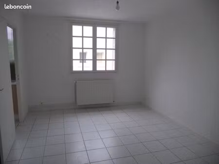 studio 1 pièce 31 m²