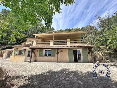 location meublée maison 5 pièces 147 m² à besse-sur-issole (83890)  1 750 €