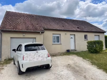 location maison 4 pièces 99 m² à villevoques (45700)  900 €
