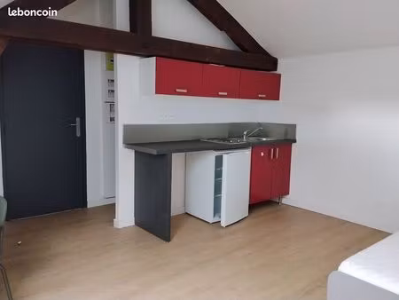studio proche lycée le castel et à 10 min des facultés en bus