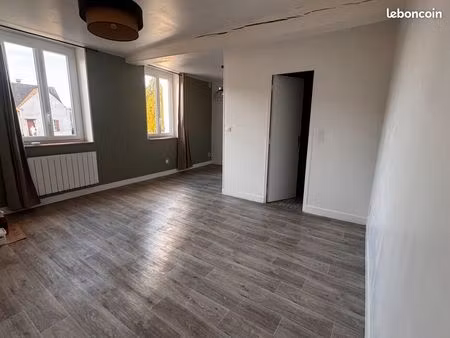 studio 25 m² - rénové – centre-ville de mouy – parking privatif