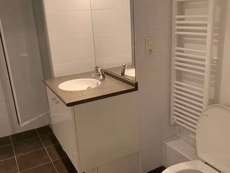 location appartement 2 pièces à nantes (44000) : à louer 2 pièces / 36m² nantes