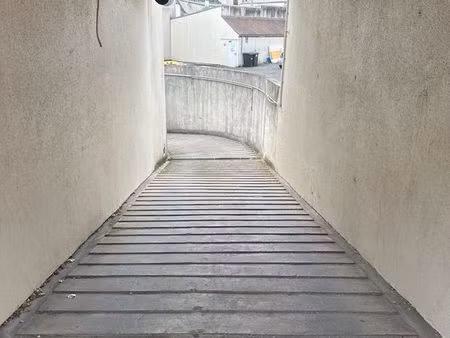 box 37 80 m2 à louer