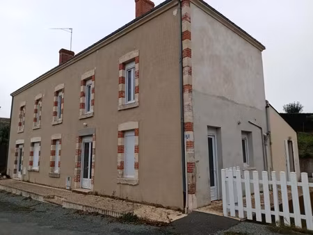 location meublée maison 5 pièces 173 m² à saint-hilaire-de-voust (85120)  1 200 €