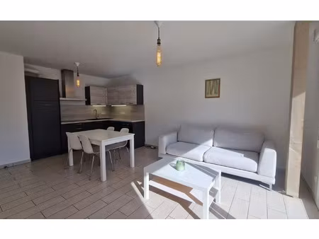 location appartement  41.75 m² t-2 à cruseilles  850 €