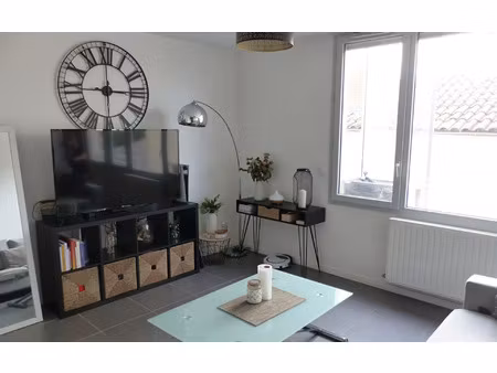 location appartement  m² t-2 à villefranche-sur-saône  560 €