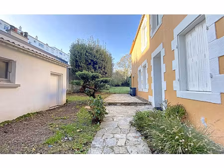 location maison  m² t-3 à lorient  1 360 €